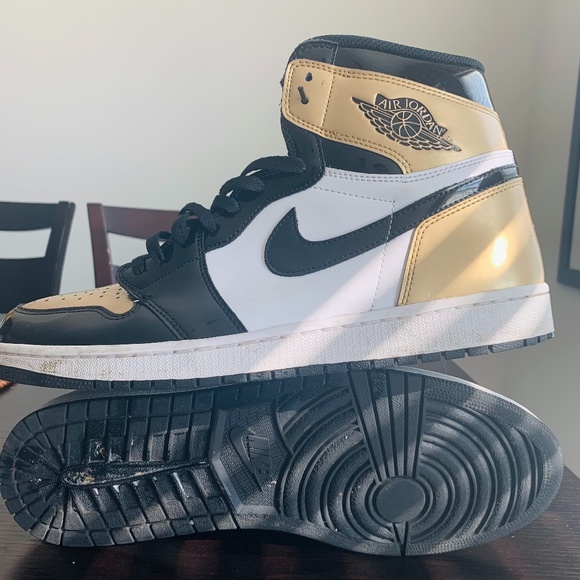 Air Jordan 1 Retro High OG Gold Toe Sneakers - Picture 3 of 5